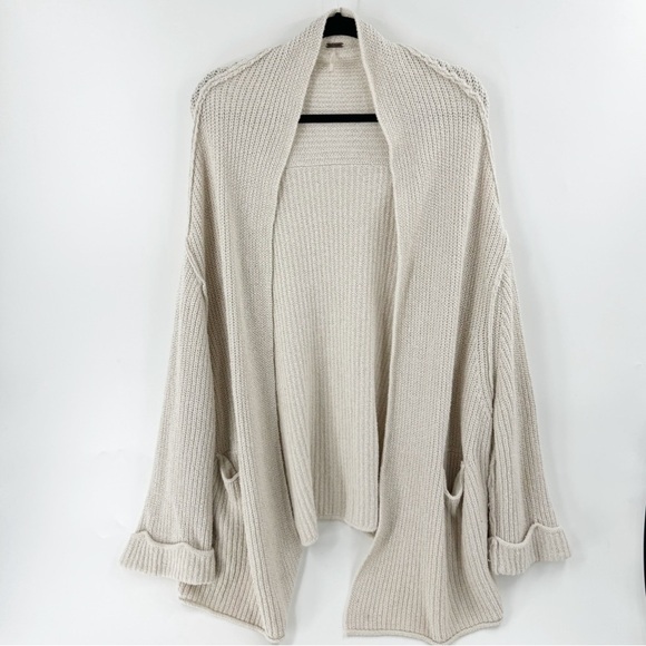 Free People Sweaters - ✅ Free People “Low Tide” Oversized Cable Knit Cardigan CREAM SIZE X-SMALL